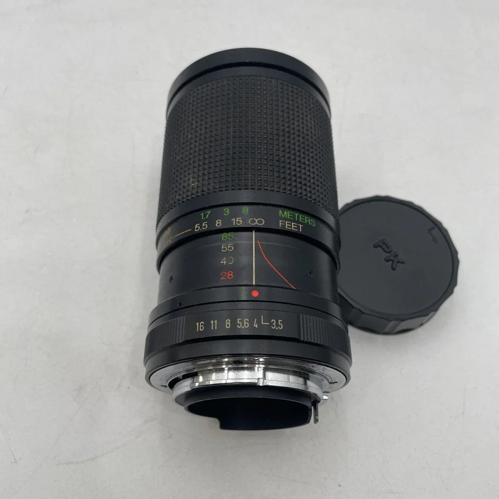 Vivitar Macro Focusing Zoom Lens. 28-85mm F: 3.5-4.5 No: 77300106